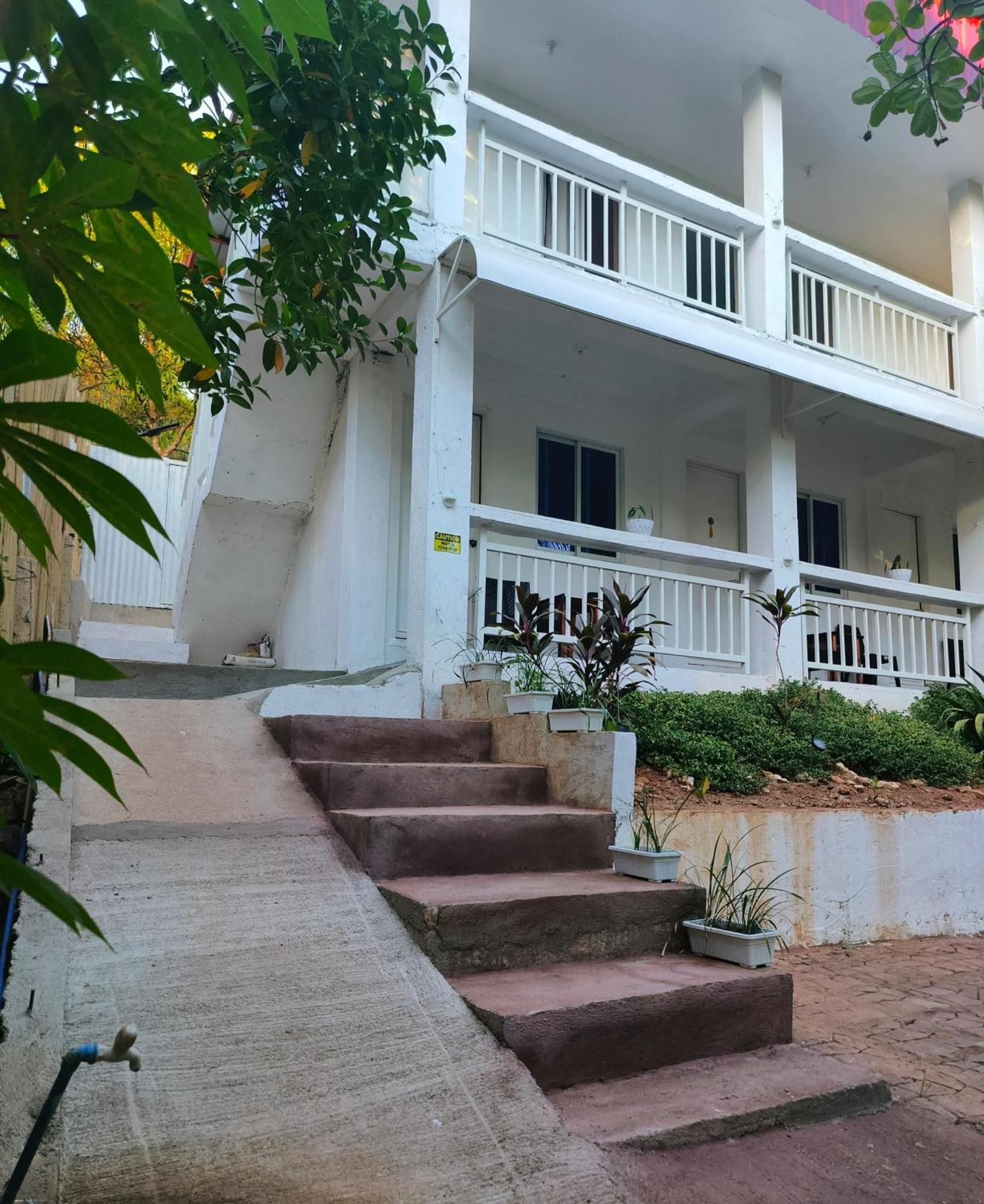 Ani Marie Guest House Coron Exterior foto